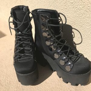 Current Mood Buggin Boots